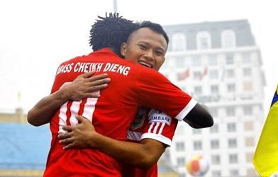 Hà Nội T&T 4-2 B.Bình Dương: Ngoại binh giúp ĐKVĐ thắng đậm