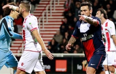 Thắng ngược Ajaccio, PSG nới rộng khoảng cách với Monaco