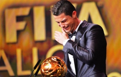 Truyền thông thế giới nói gì về Quả bóng Vàng của Ronaldo?