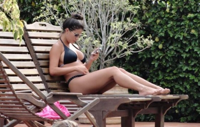 Romario khoe bồ mới sau vụ yêu gái chuyển giới