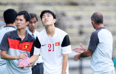 Thủ lĩnh U19 Việt Nam nói về ‘năm không đáng nhớ’