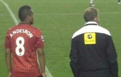 Rời Man United, Anderson đổi luôn tên