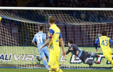 Video bàn thắng: Napoli 1-1 Chievo Verona (Vòng 21 - Serie A)