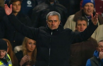 Mourinho: 'West Ham chơi thứ bóng đá của thế kỷ 19'