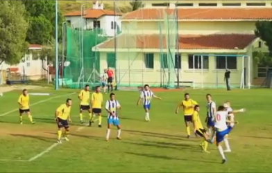 Video bóng đá: Pha phối hợp ghi bàn 'khó đỡ'