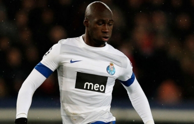 Thất vọng với hàng thủ Arsenal bạo chi mua Mangala