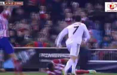 Video bóng đá: Chấn thương kinh hoàng của cầu thủ Atletico