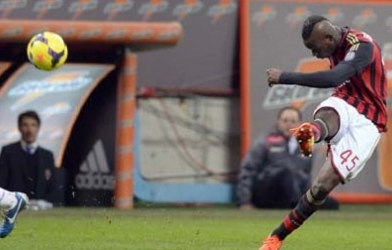 Video bàn thắng: Balotelli 'phá lưới' Bologna bằng một siêu phẩm