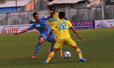 HV.AG ghi bàn vào lưới Thanh Hóa trong lúc mất điện