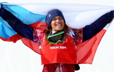 Nữ VĐV để ria mép độc đáo tại Olympic Sochi 2014