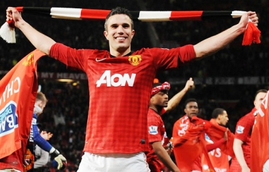 Bầu đội trưởng mới của MU: Van Persie không có tên
