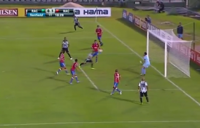 Video bóng đá: Pha bỏ lỡ khó tin nhất trong lịch sử bóng đá