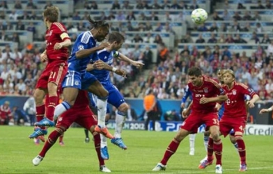 Video bóng đá: 10 bàn thắng đáng nhớ của Drogba tại Chelsea