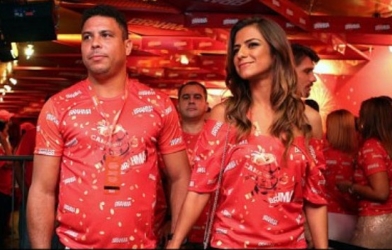 Ronaldo 'béo' trở thành chủ đề lễ hội carnival