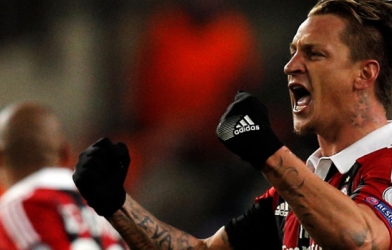 Man United bất ngờ muốn có Philippe Mexes