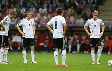 Mục tiêu số 1 của Man Utd xuất sắc hơn Ozil