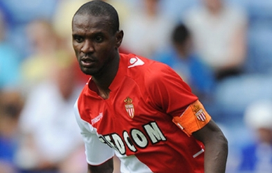 Lý do lãng xẹt khiến Eric Abidal phải đi cấp cứu