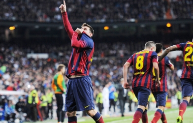 VIDEO: Lập hatrick, Messi đi vào lịch sử các trận Siêu kinh điển