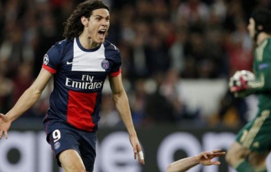PSG trả lời Chelsea và Man Utd vụ hỏi mua Cavani