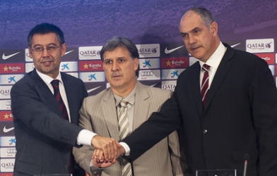 Giám đốc thể thao của Barca xin từ chức