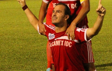 Hàng công tỏa sáng, B.Bình Dương đánh bại ĐT Long An