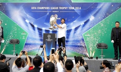 'Cơn sốt' mang tên Robert Pires tại Hà Nội