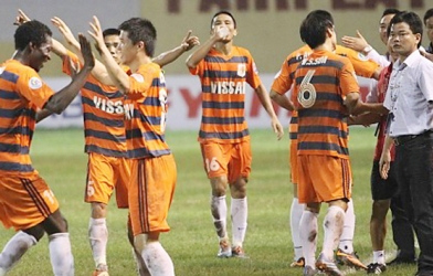 Video bóng đá: Xem trận đấu có mùi giữa Kenlantan vs V. Ninh Bình