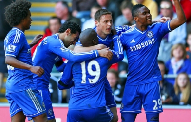 Chelsea bở hơi tai bám đuổi Liverpool