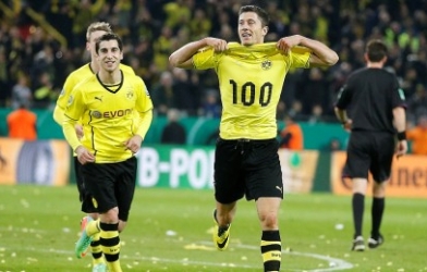 Lewandowski ghi bàn thứ 100, Dortmund vào chung kết Cúp QG Đức