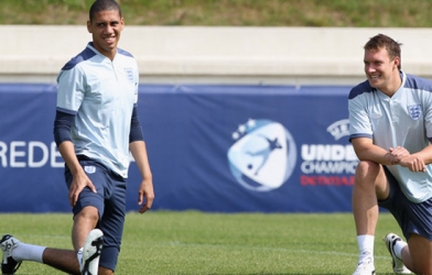 Sốc: Arsenal tính dùng 12 triệu bảng để chiêu mộ Smalling