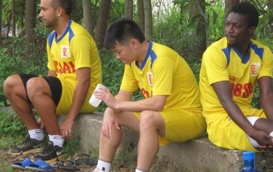 Văn Quyến trở lại tập luyện nhưng vẫn bị đặt dấu hỏi?