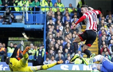 Chelsea 1-2 Sunderland: The Blues hết cửa vô địch