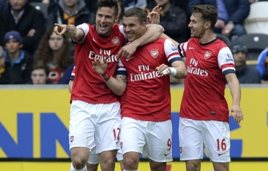 Arsenal thống trị đội hình tiêu biểu vòng 35 Premier League