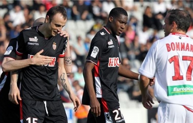 Ajaccio 1-4 Monaco: Berbatov tiếp tục tỏa sáng với cú đúp