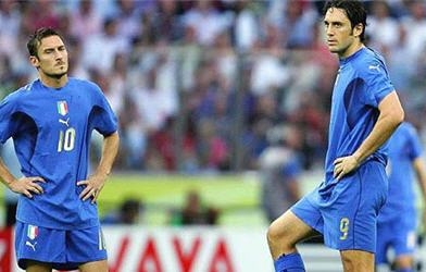World Cup còn 46 ngày: Luca Toni, Totti hết cơ hội