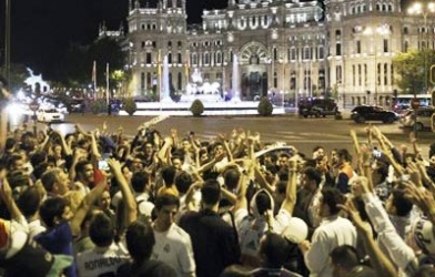 Fan Real Madrid ăn mừng như thể đã vô địch