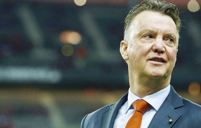 Arsene Wenger ca ngợi, ủng hộ Louis van Gaal tới Man United