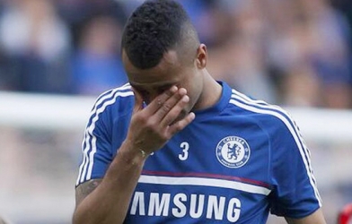 Ashley Cole rơi lệ sau trận đấu cuối cùng tại Stamford Bridge?
