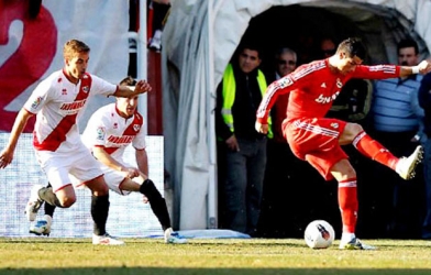 Video danh thủ: Những bàn thắng bằng gót đẹp mắt của Cristiano Ronaldo