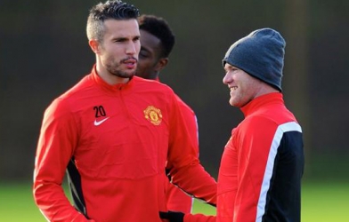 Robin van Persie vượt Rooney trở thành đội trưởng mới của Man Utd?