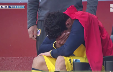 VIDEO: Diego Costa và Arda Turan đã khóc vì chấn thương