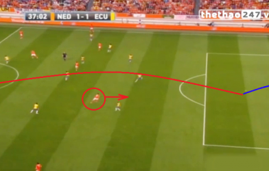 VIDEO: Pha volley đẳng cấp của van Persie vào lưới Ecuador