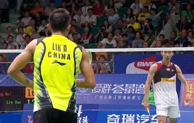 Video cầu lông: Pha đôi công kinh điển giữa Lin Dan và Lee Chong Wei