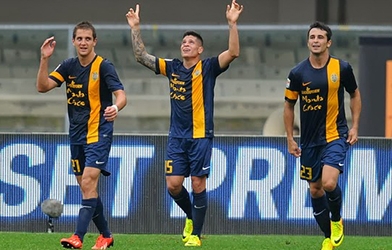 Hợp đồng mua chưa ráo mực, Verona đã chuẩn bị bán sao