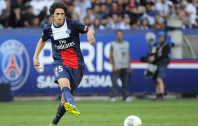 Tam đại gia Ngoại hạng Anh sục sôi vì Adrien Rabiot