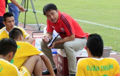 Xúc phạm trọng tài, HLV Đức Thắng bị đình chỉ làm nhiệm vụ 1 năm