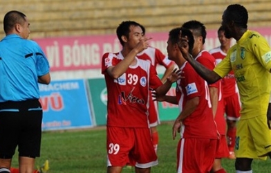 Samson và Đức Thắng nghỉ 4 trận, Văn Nam bị treo giò hết mùa giải 2014