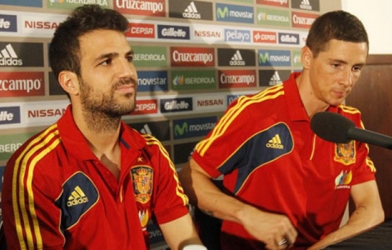 Đồng đội muốn Fabregas sớm có mặt tại Chelsea