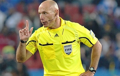 Trọng tài ở World Cup 2014 được trang bị đồng hồ siêu xịn