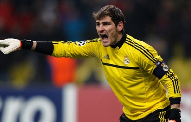 Iker Casillas tiếp tục có cơ hội phá kỷ lục của tiền bối